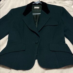 DKNY Donna Karen New York 100 % Wool Blazer